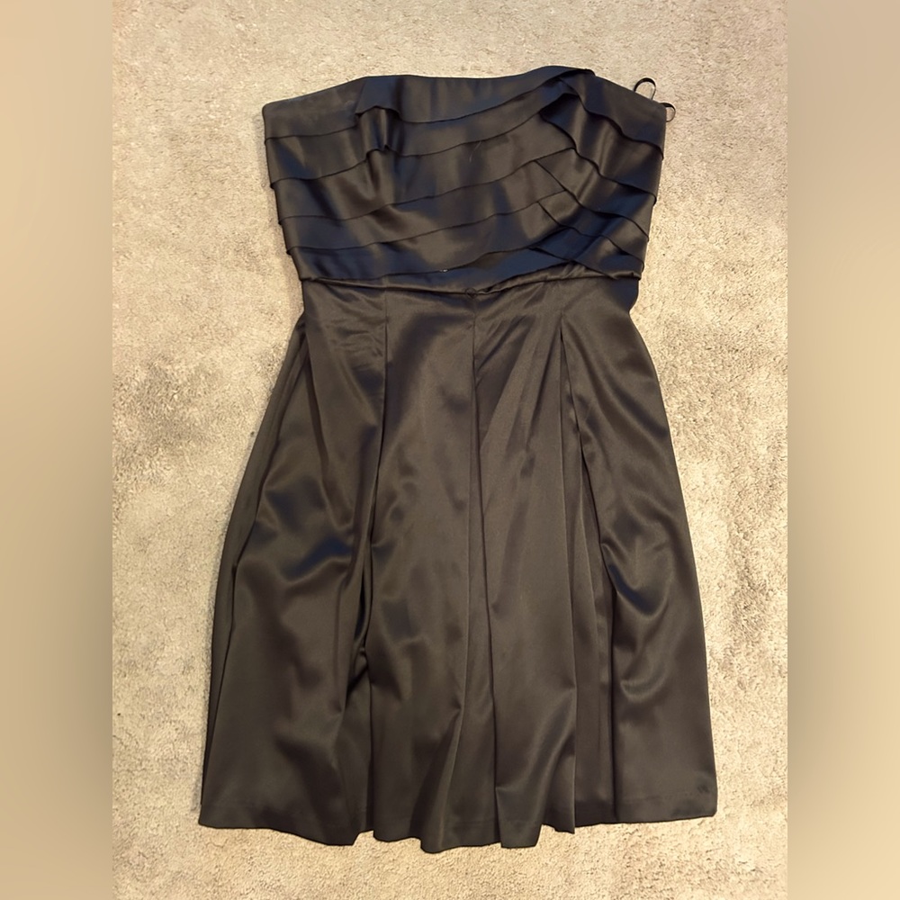 Women’s Strapless Dress